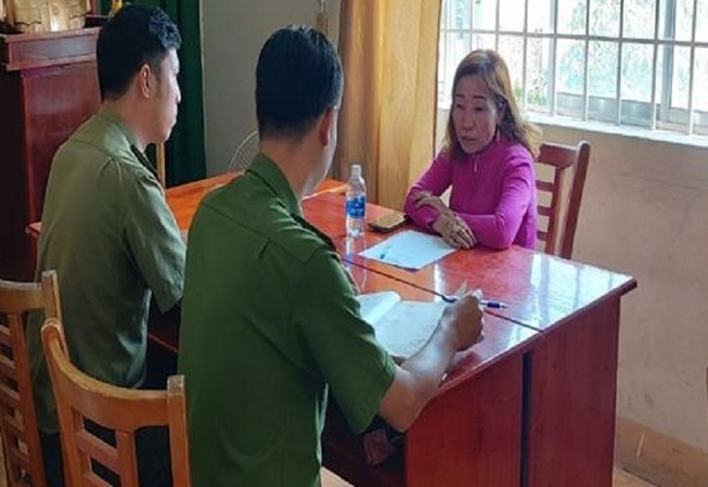 Nữ công nhân đưa tin sai sự thật về dịch Corona trên Facebook