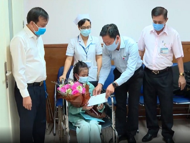 Cô gái bị chủ quán cà phê ở Biên Hòa đánh dã man đã xuất viện
