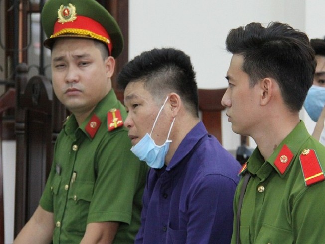 Giám đốc gọi Giang '36' vây xe cảnh sát bị thêm tội trốn thuế