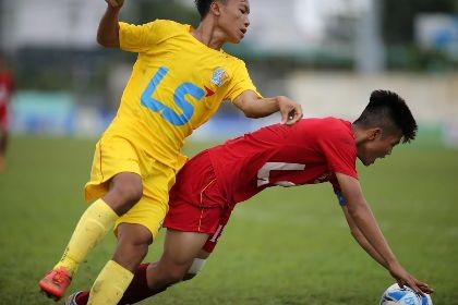 VCK U-15 Quốc gia: Ghi bàn cũng dễ, để thua cũng dễ