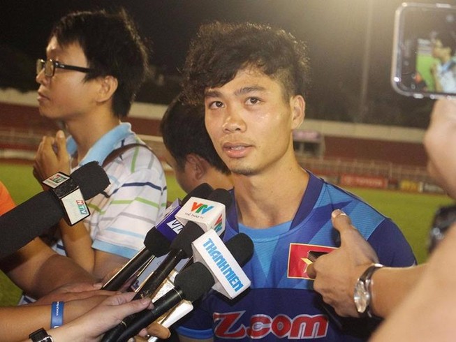 Phỏng vấn Công Phượng trong buổi tập đầu cùng tuyển VN