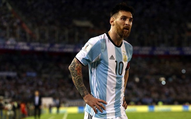 Messi chửi trọng tài,Argentina có thể lỗi hẹn World Cup
