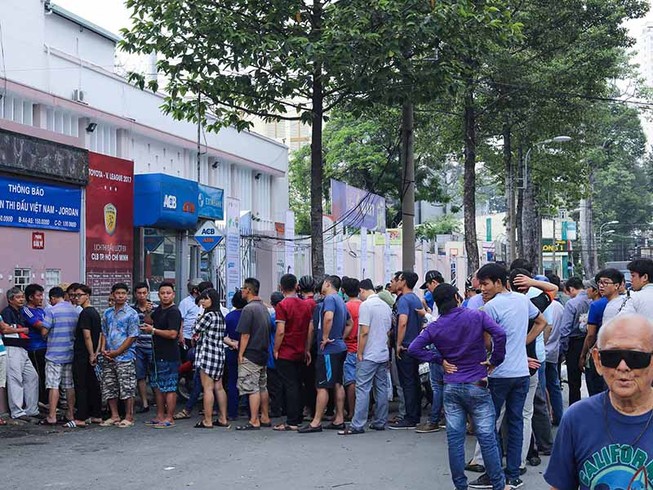 Tuyển Jordan càng kín… vé càng sốt?