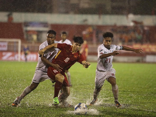 U-23 Việt Nam nhờ trời mưa hay tại trời mưa?