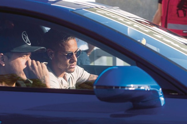 UEFA có 'sờ gáy' vụ Neymar?