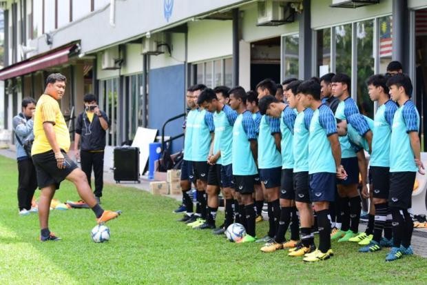 Worawut: 'Việt Nam áp lực hơn, chúng tôi là số 1 ĐNA'