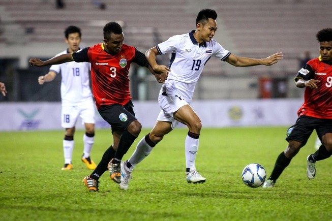 Sittichok “chơi sốc” chủ nhà U-22 Malaysia
