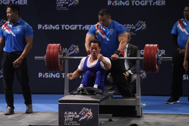 Lê Văn Công tiếp tục gặt vàng