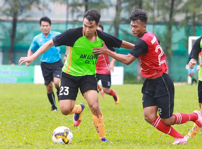 Hoang dã bóng đá 'phủi', 'nóng' như V-League