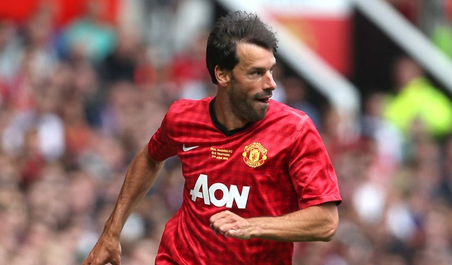 Van Nistelrooy đến Campuchia