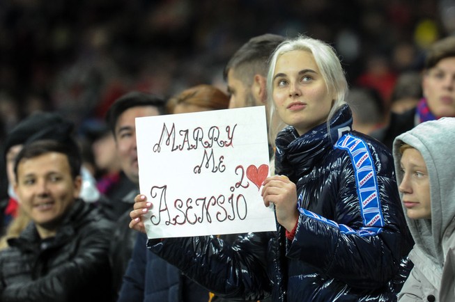 Hạ Real, fan CSKA Moscow mừng còn hơn Nga thắng Tây Ban Nha