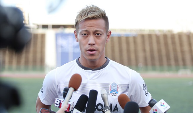 Danh thủ Keisuke Honda gặp rắc rối tại Campuchia