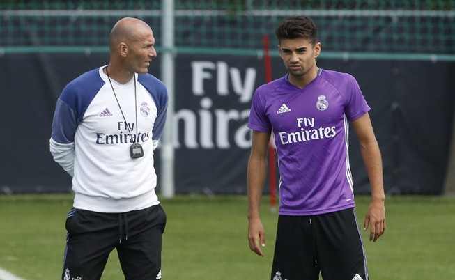 Vừa trở lại Real, Zidane đã dùng ‘ô dù’ che con trai