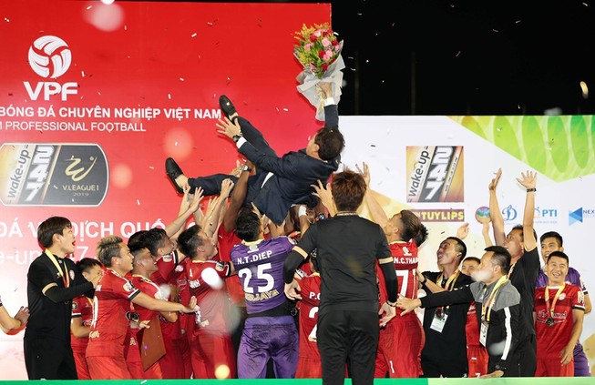 Lâu lắm rồi bóng đá TP.HCM mới có không khí như thế