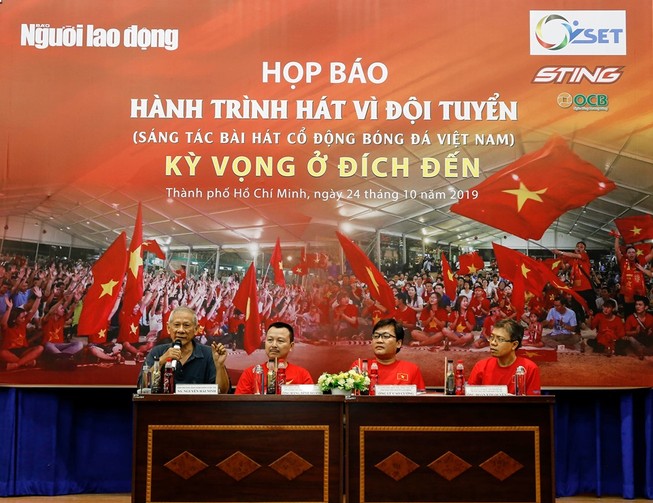 Sắp tìm ra bài hát chính thức cổ vũ bóng đá Việt Nam
