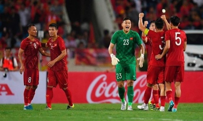 Thái Lan 'soi' cả chuyện tiền nong của tuyển Việt Nam