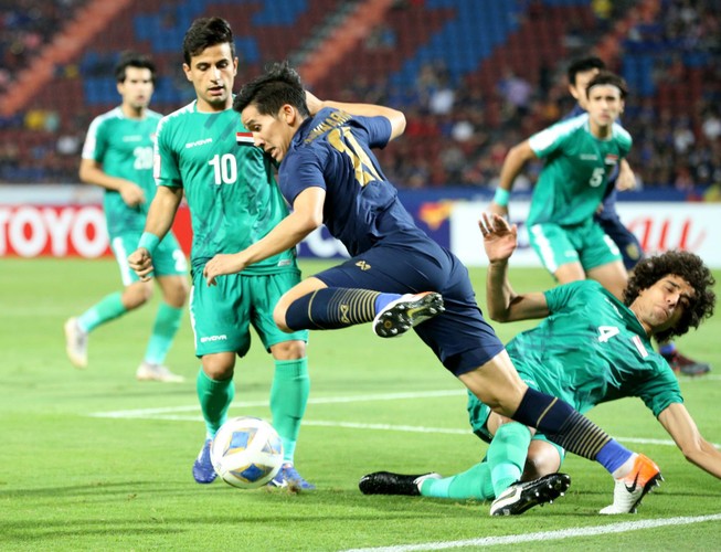 U-23 Thái Lan vượt mặt Iraq vào tứ kết U-23 châu Á