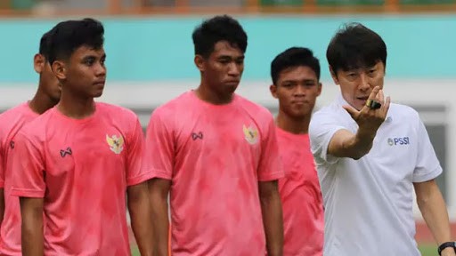HLV Shin Tae-yong chơi lớn cùng U-19 Indonesia