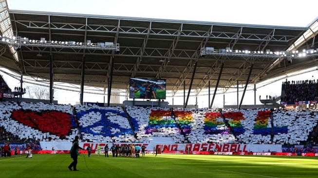 Leipzig xin lỗi fan Nhật Bản vì đuổi nhầm