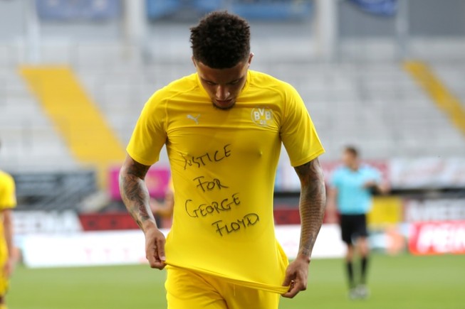 Cú hat-trick ‘đòi công lý cho George Floyd’