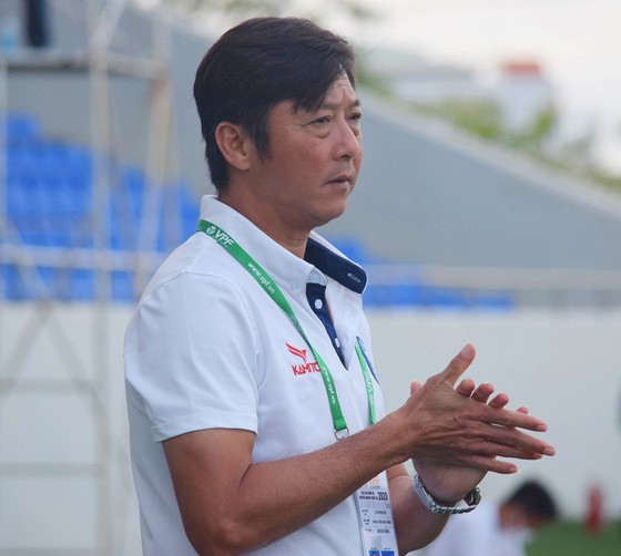 Sốc trên sân Hòa Xuân và Gò Đậu