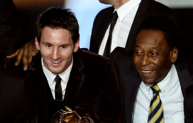 Ghi 700 bàn, Messi vẫn còn thua Ronaldo và nhiều tiền bối