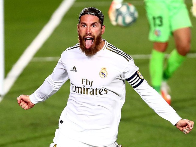 Messi giận dữ, Real Madrid thêm mừng