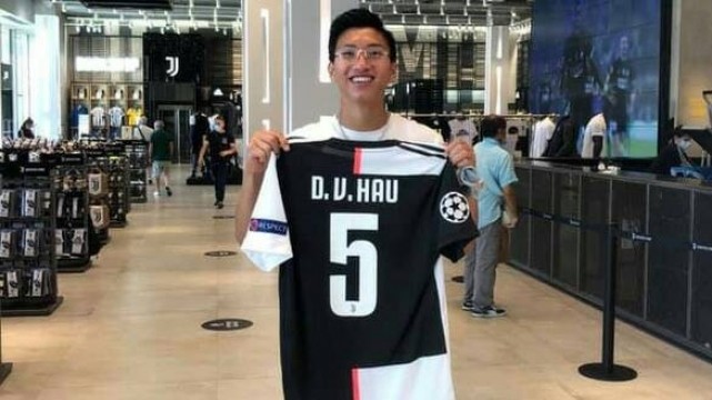 Đoàn Văn Hậu khoác chiếc áo số 5 Juventus