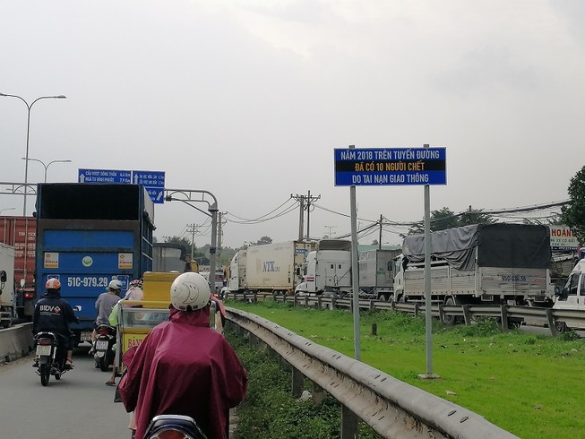 Cẩn trọng tối đa khi lưu thông qua cầu vượt Trạm 2