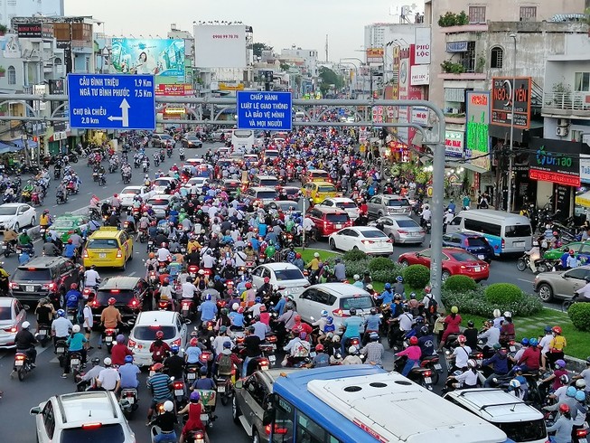 Chùm ảnh: Kẹt xe nghiêm trọng tại khu vực cầu Sài Gòn