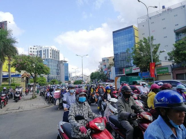 Giao thông đường Cộng Hòa rối rắm
