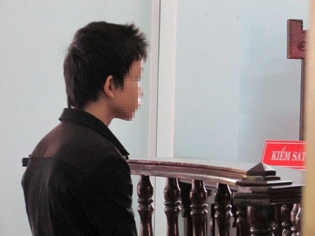 16 tuổi, 30 triệu đồng và bốn năm tù