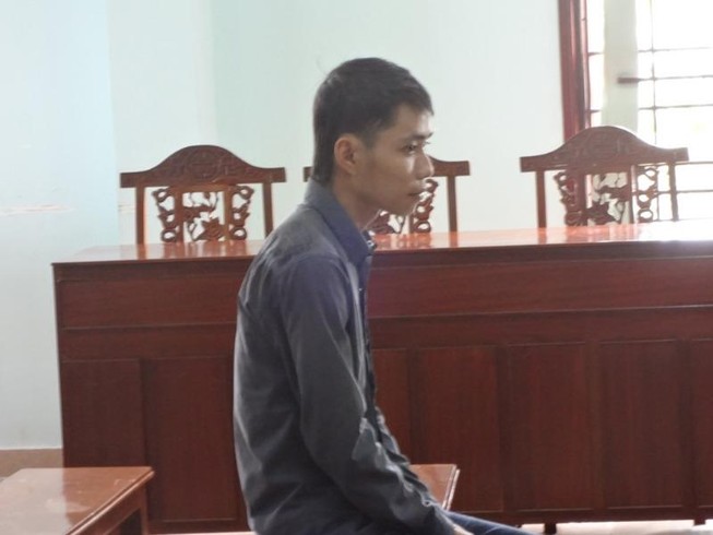 Hầu tòa vì thể hiện tình cảm 'quá mức' với người yêu