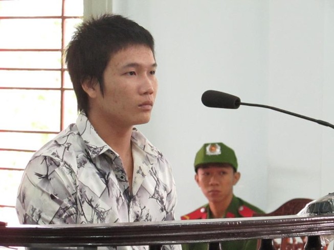 Đâm bạn nhậu trọng thương vì chửi dai