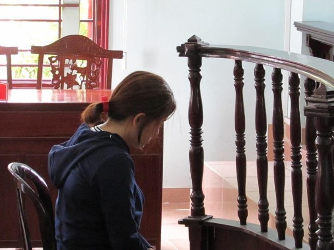 Cô gái chống nạng ra tòa vì lừa tiền tỉ hụi ảo