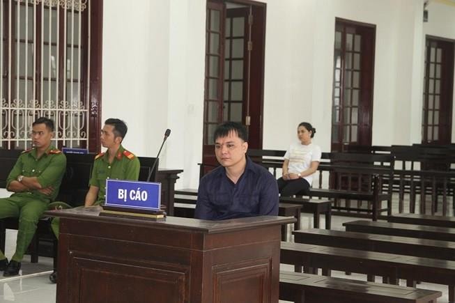 Tòa Vĩnh Long đã cản trở quyền tác nghiệp của báo chí