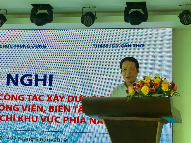Bộ TT&TT đề nghị báo chí chú trọng gương điển hình, người tốt