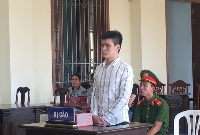 Chém trọng thương người nói vợ mình chạy xe nhanh