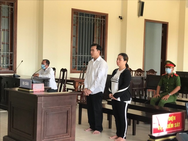 Giả nữ tiếp viên hàng không xinh đẹp lừa 500 triệu qua mạng