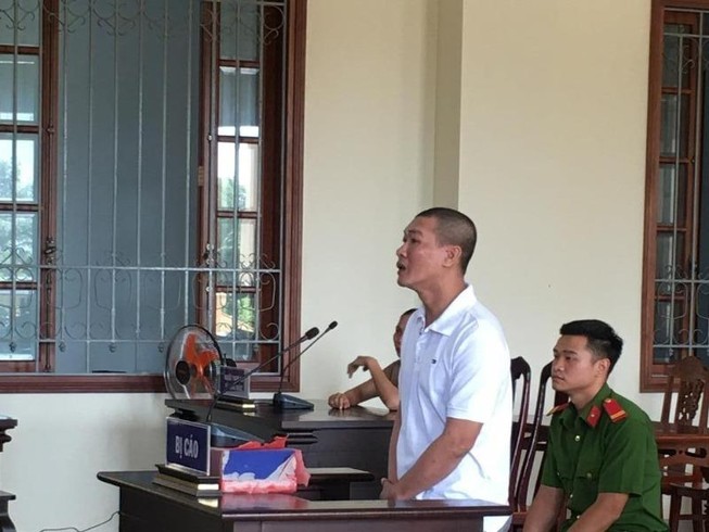 Tình huống gay cấn khi chạm mặt bạn trai của vợ cũ