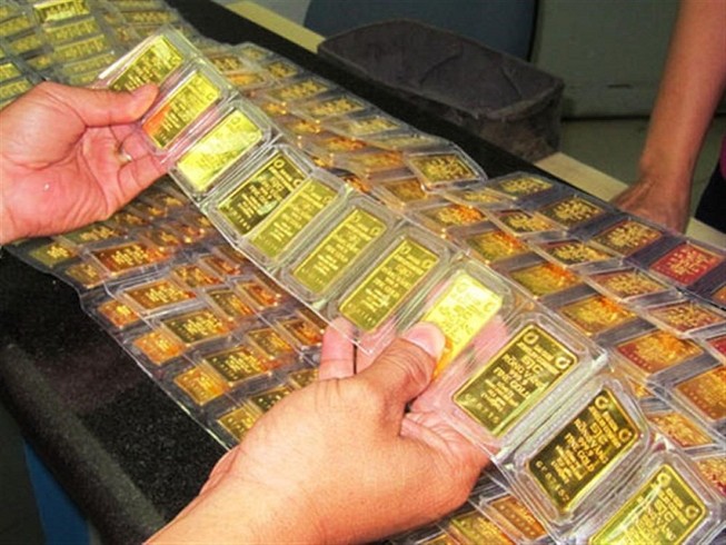 Giá vàng đột ngột quay đầu giảm mạnh