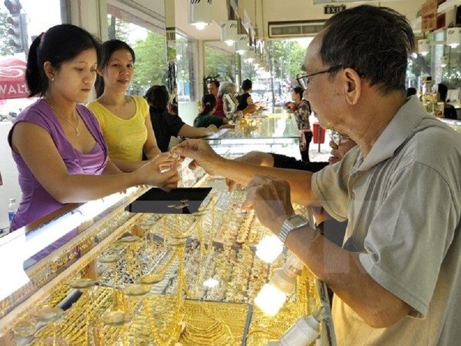 Giá vàng tăng giảm bất thường