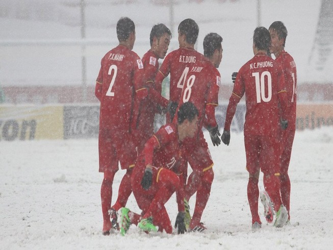 'Cơn mưa' tiền thưởng cho U-23 Việt Nam tiếp tục rơi