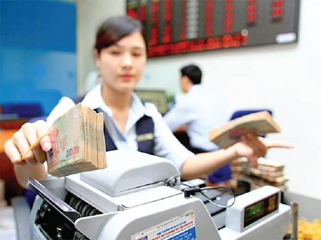 Thanh khoản ngân hàng trở lại trạng thái dư thừa