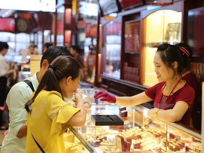 Giá vàng trong nước bật tăng nửa triệu đồng/lượng
