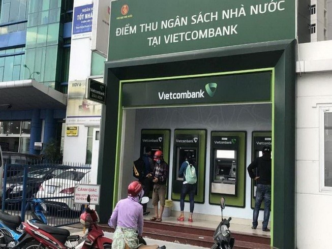 Vietcombank miễn phí chuyển thẻ ATM sang thẻ chip