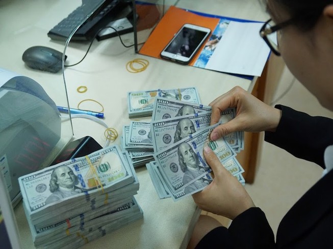 Tỉ giá USD liên tục tăng