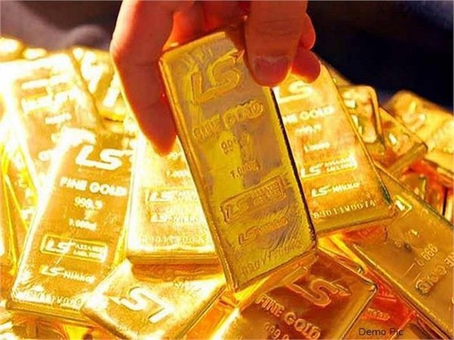 Giá vàng liên tục trồi sụt bất thường