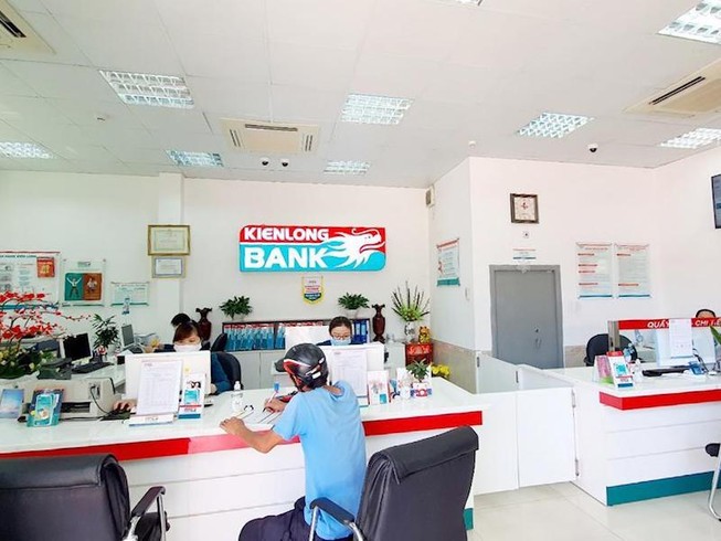 85.000 người bán vé số, xe ôm, quán cóc... được giảm tiền lãi