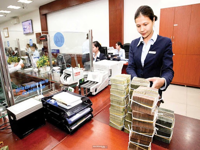 Bùng nổ hàng loạt gói lãi suất siêu thấp